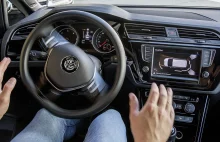VW świętuje 10-lecie asystenta parkowania