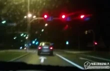 Idioci na drodze! Chwalą się jazdą na czerwonym świetle i jazdą pod prąd!...