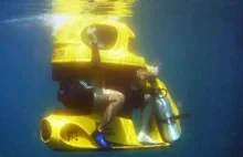 Niezwykły żółty podwodny skuter...