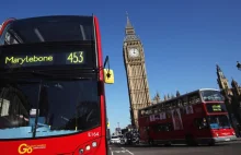 Po UK będą jeździć autobusy z napisem „chwała Allachowi”