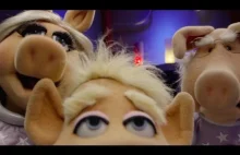 Pigs in Space | “Alien: Look Who’s Coming to Dinner”| The Muppets