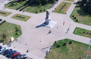 W centrum Włocławka dłuższy czas leżały zwłoki mężczyzny. Nikt ich nie zauważył