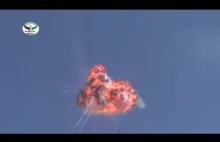 Helikopter zestrzelony przez syryjskich bojowników, eksploduje w powietrzu