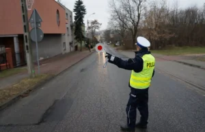 Policjanci dostają zakaz pouczania, muszą wstawiać mandaty