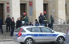 Wrocław: Alarm bombowy w urzędzie wojewódzkim. Trwa ewakuacja.