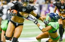LFL Legends football league GIRLS ATTACK : hits and fights !