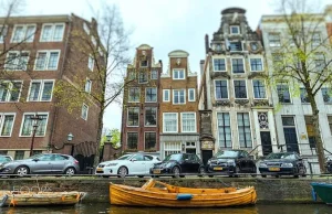 Amsterdam likwiduje 20% miejsc parkingowych