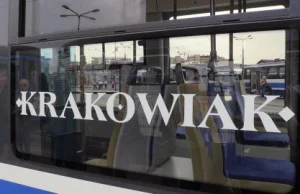 Kraków: Niezrównoważony mężczyzna w tramwaju kopał 24-latkę w twarz