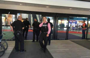 USA: policjant na lotnisku dźgnięty nożem w imię allaha