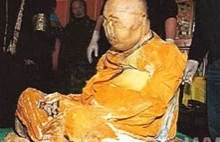 Naukowcy starają się rozwiązać zagadkę nie gnijącego ciała buddyjskiego lamy.