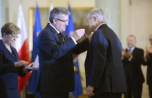 Komorowski odznaczył spekulanta George'a Sorosa