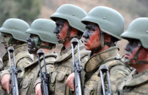 Tureckie oddziały otaczają bazę NATO w Incirlik
