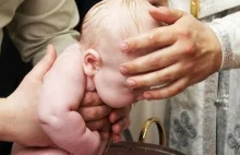 Zaczęło się od słów w konfesjonale. Czy Polacy przestaną chrzcić dzieci?...