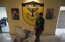 Izrael:kibice podpalili biuro klubu piłkarskiego za zatrudnienie Czeczenów (ang)