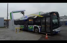 Ładowanie autobusów elektrycznych przez pantograf