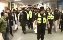 Muzułmańskie okrzyki na lotnisku w Birmingham, UK