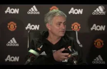 Czy to do ciebie?! - Mourinho odbiera telefon dziennikarza podczas konferencji