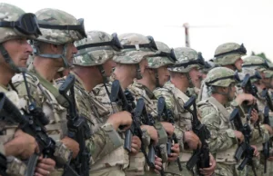 NATO potwierdza: Rosja może wejść na Ukrainę pod pozorem misji humanitarnej