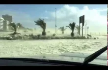 Burza w Kapsztadzie - 8 zabitych, zalane ulice, powywracane samochody