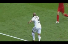 Roberto Carlos w meczu legend pokazuje, że wciąż ma to coś