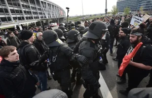 Setki ataków na członków AFD w Niemczech