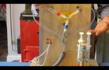Trójfazowa elektryczność wytłumaczona za pomocą wody i strzykawek
