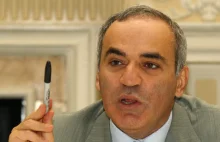 Garri Kasparow oskarżony o pogryzienie policjanta.