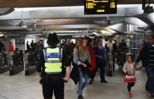 Zamach w metrze w Londynie. Zatrzymani to uchodźcy z Syrii i Iraku