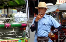 Zakaz palenia papierosów w domu. Tajlandia nie przebiera w środkach