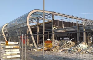 Zburzono nowy terminal lotniska w Radomiu, żeby postawić jeszcze nowszy