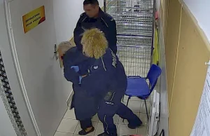 Policjanci, którzy pobili staruszkę, są parą. Byli już oskarżani o p-----c.