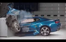 Crash test współczesnych muscle carów (IIHS)
