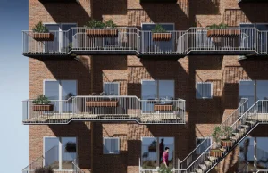 Socjalne balkony - niecodzienny pomysł na walkę z samotnością w blokach