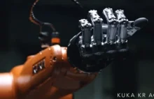 NIESAMOWITY POJEDYNEK: człowiek kontra robot - Timo Boll vs. KUKA Robot