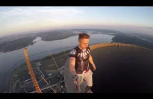 Rooftop Badass - świętowanie na kominie elektrowni