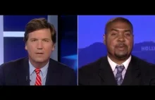 Tucker Carlson masakruje rasistowskiego lewaka