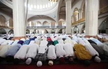 Muzułmańska młodzież chroni chrześcijan przed atakami w Nigerii