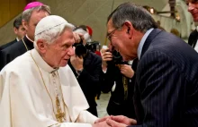Zakłopotanie w Watykanie po tekście Benedykta XVI o pedofilii.