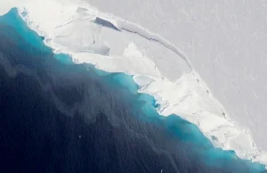 Pod lodowcem w Antarktyce uformowała się dziura wielkości 2/3 Manhattanu