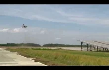 Film z pierwszych prób startów F-35B ze skoczni imitującej pokład lotniskowca.