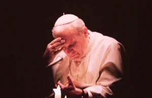 Ksiądz powstrzymał atak szatana używaną skarpetką Jana Pawła II