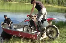 Łódka z napędem motocyklowym