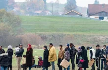 Niemiecki ekonomista: "uchodźcy będą nas kosztować w sumie 900 miliardów euro"