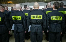 Ile zarabia policjant? Zarobki policjantów wg stanowisk - lista płac w...