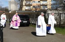 Od Czech po Malezję. O paleniu książek przez polskich księży mówi już cały świat