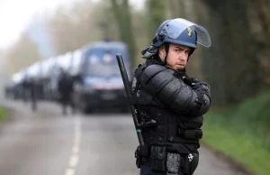Francja: Nieznani sprawcy ostrzelali grupę młodzieży
