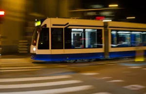 Warszawa: awantura w tramwaju. 35-latek uderzył pasażera. Użyto gazu...