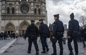 Francuskie służby ujawniają: W pobliżu Notre Dame znaleziono auto z butlami gazu