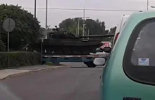 Transport czołgów z Wrocławia jedzie na wschód WIDEO