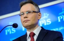 Nie popierasz PiS ws. reparacji? Poseł Mularczyk chce cię wysłać do więzienia.